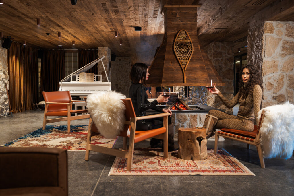 Екстериор в Flora Boutique Hotel – зимен изглед · планинска атмосфера