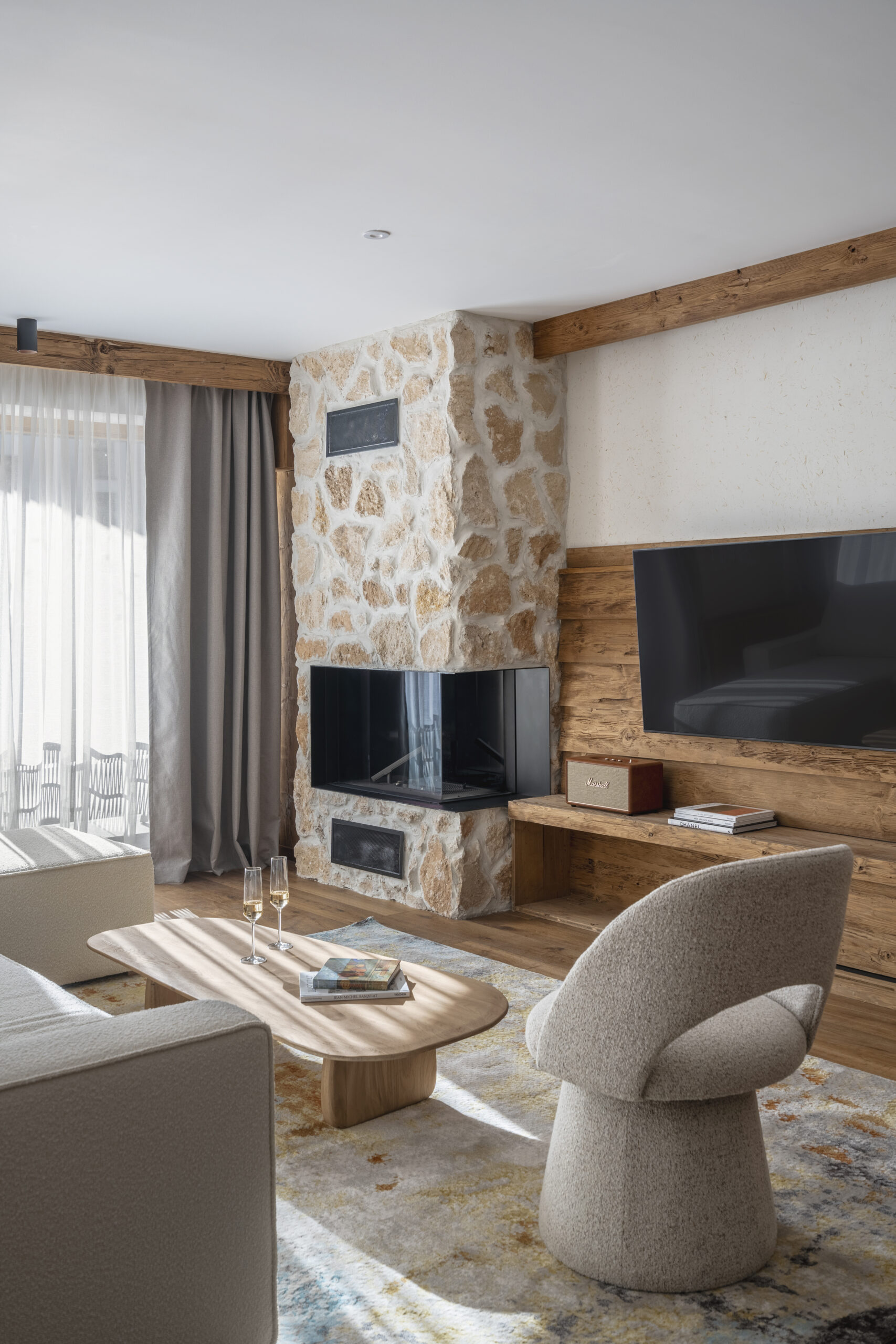 Екстериор в Flora Boutique Hotel – зимен изглед · планинска атмосфера