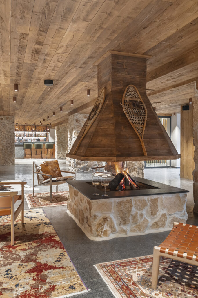 Екстериор в Flora Boutique Hotel – зимен изглед · планинска атмосфера