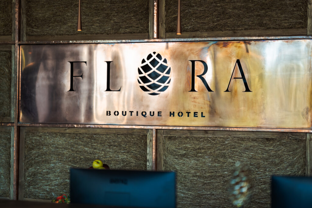 Екстериор в Flora Boutique Hotel – зимен изглед · планинска атмосфера