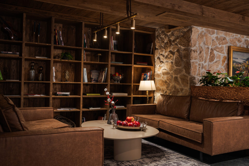 Екстериор в Flora Boutique Hotel – зимен изглед · планинска атмосфера