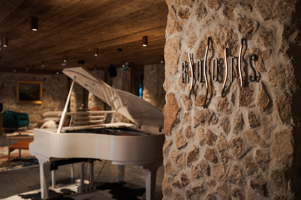 Екстериор в Flora Boutique Hotel – зимен изглед · планинска атмосфера