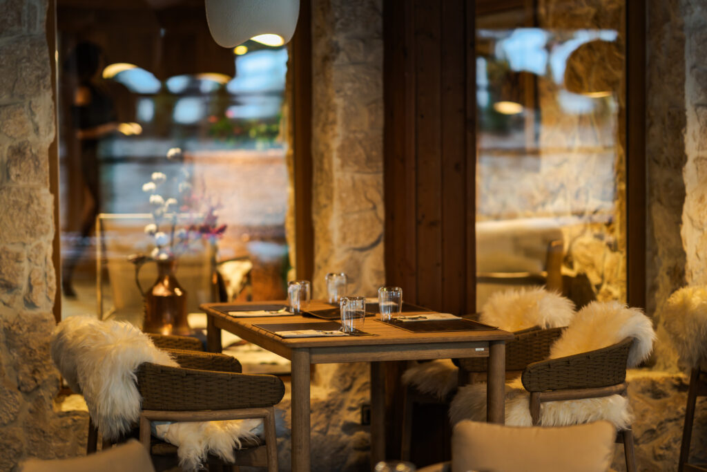 Екстериор в Flora Boutique Hotel – зимен изглед · планинска атмосфера