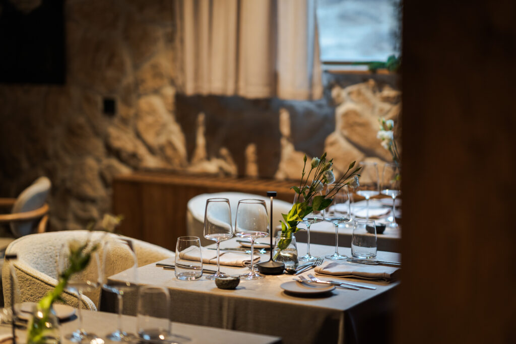 Екстериор в Flora Boutique Hotel – зимен изглед · планинска атмосфера