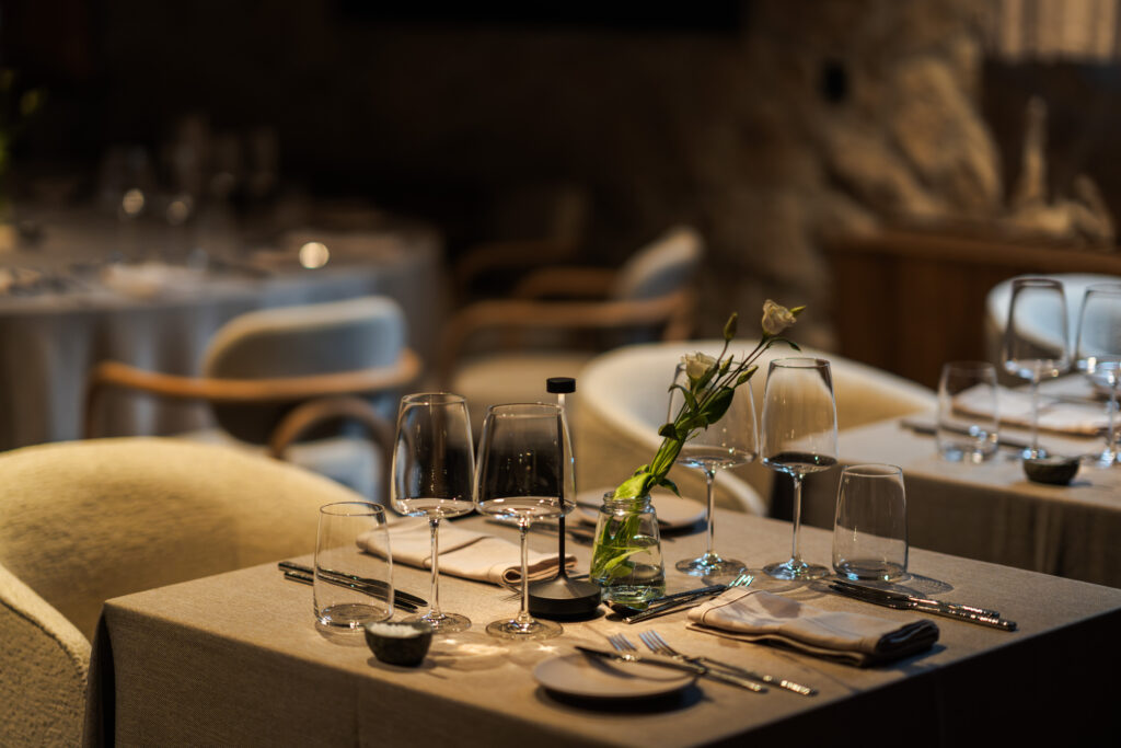 Екстериор в Flora Boutique Hotel – зимен изглед · планинска атмосфера