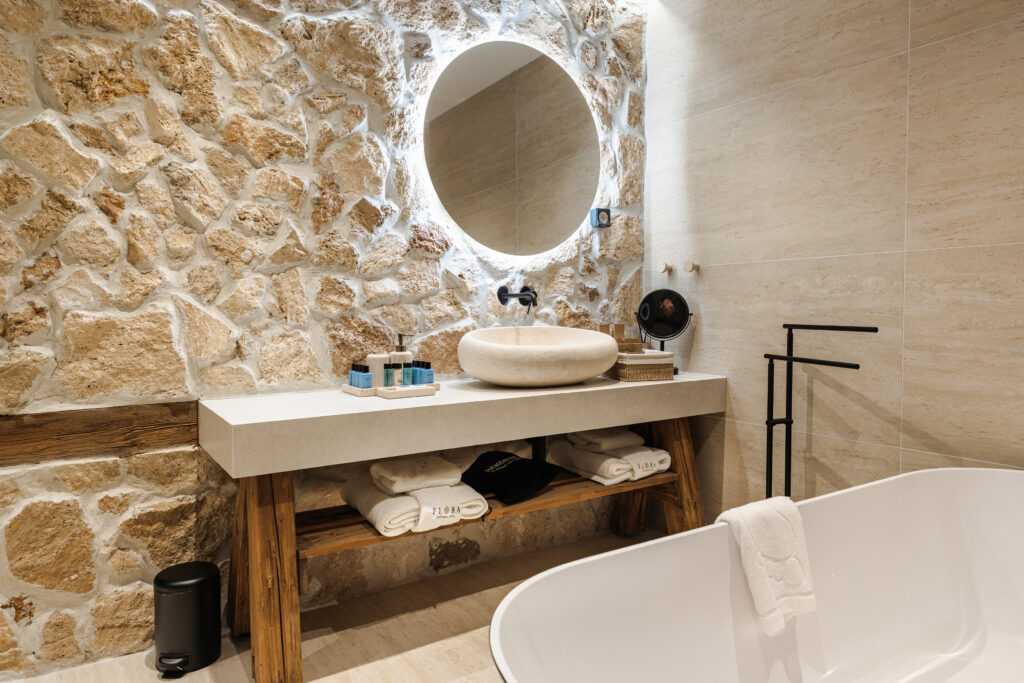Екстериор в Flora Boutique Hotel – зимен изглед · планинска атмосфера