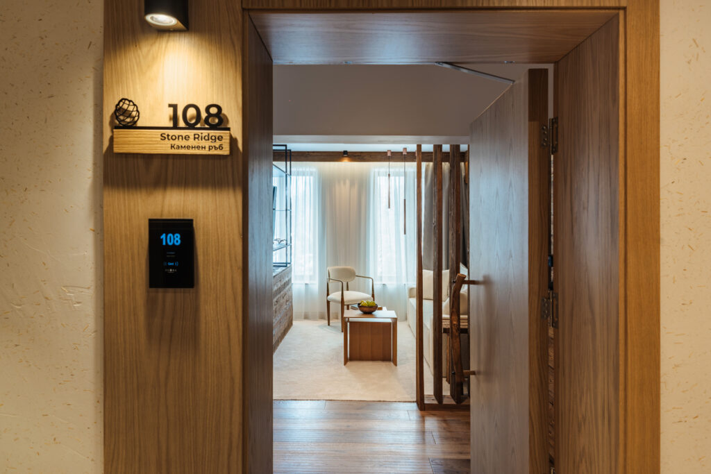 Екстериор в Flora Boutique Hotel – зимен изглед · планинска атмосфера