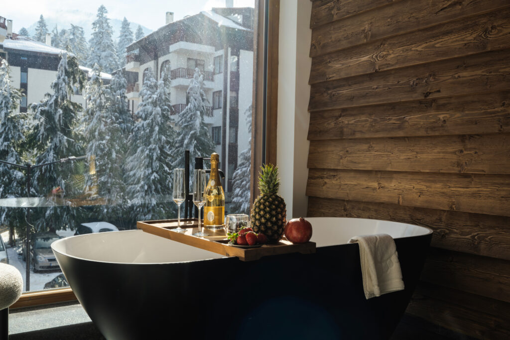 Екстериор в Flora Boutique Hotel – зимен изглед · планинска атмосфера
