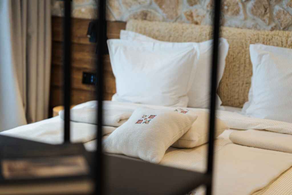 Екстериор в Flora Boutique Hotel – зимен изглед · планинска атмосфера