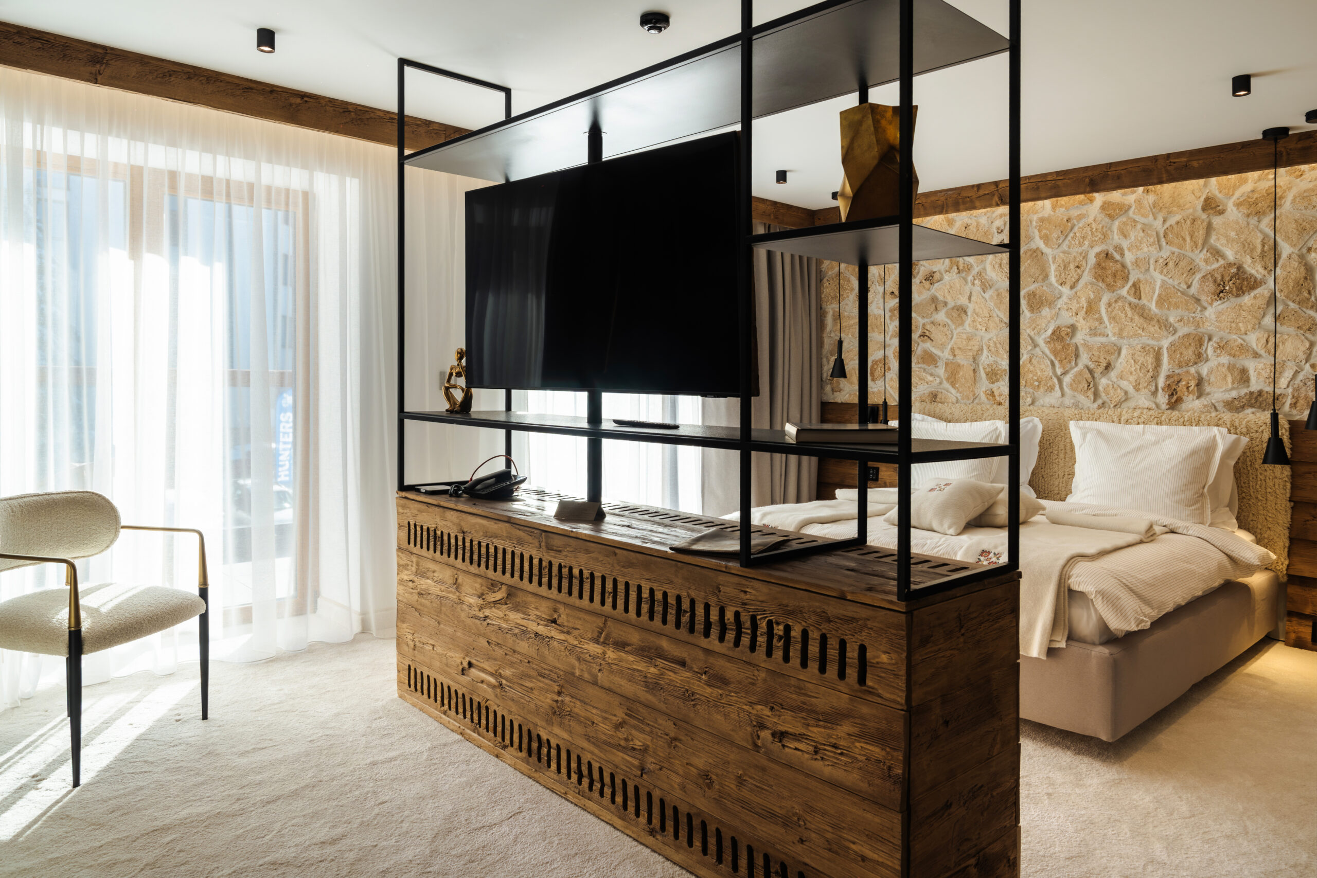 Екстериор в Flora Boutique Hotel – зимен изглед · планинска атмосфера