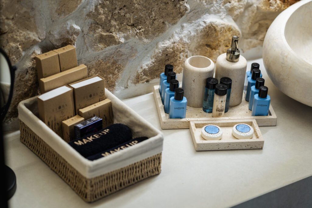 Екстериор в Flora Boutique Hotel – зимен изглед · планинска атмосфера