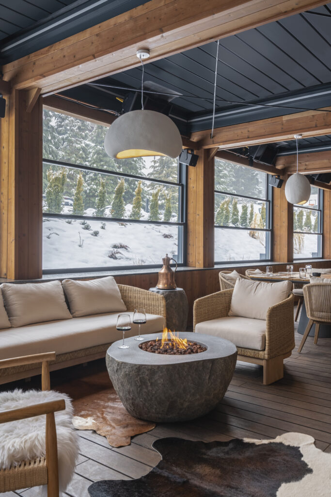 Екстериор в Flora Boutique Hotel – зимен изглед · планинска атмосфера