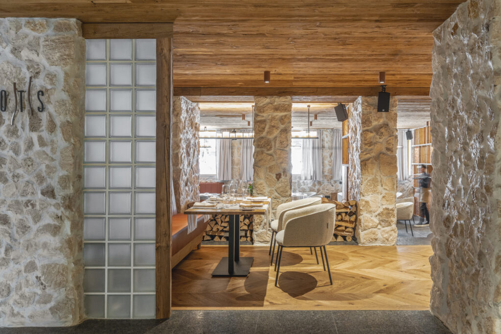 Екстериор в Flora Boutique Hotel – зимен изглед · планинска атмосфера