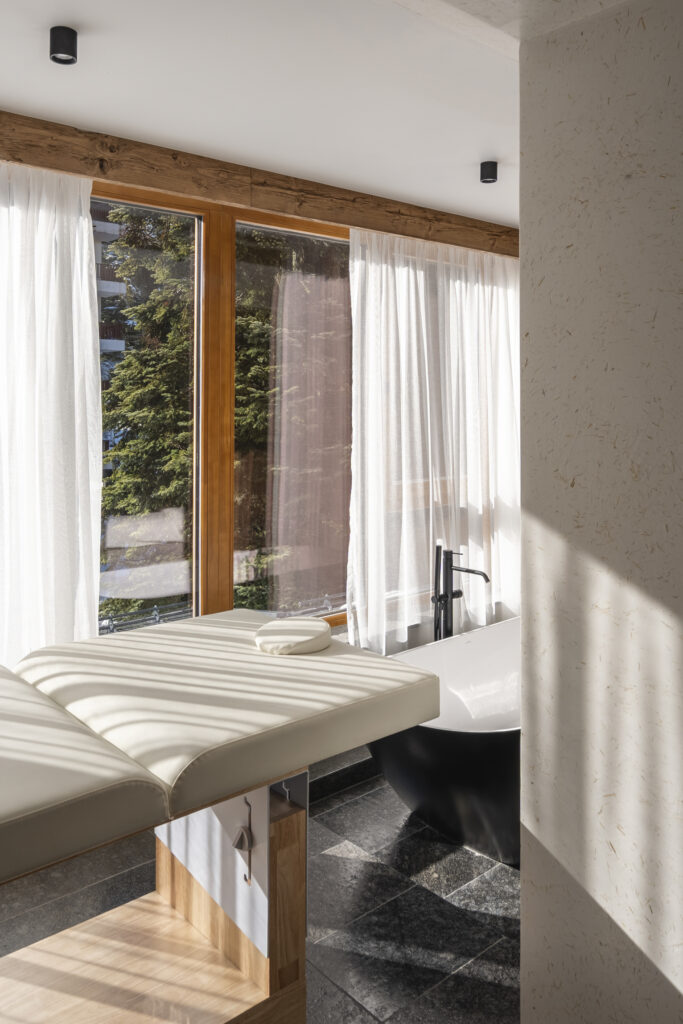 Екстериор в Flora Boutique Hotel – зимен изглед · планинска атмосфера