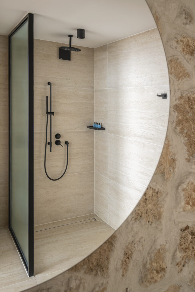 Екстериор в Flora Boutique Hotel – зимен изглед · планинска атмосфера